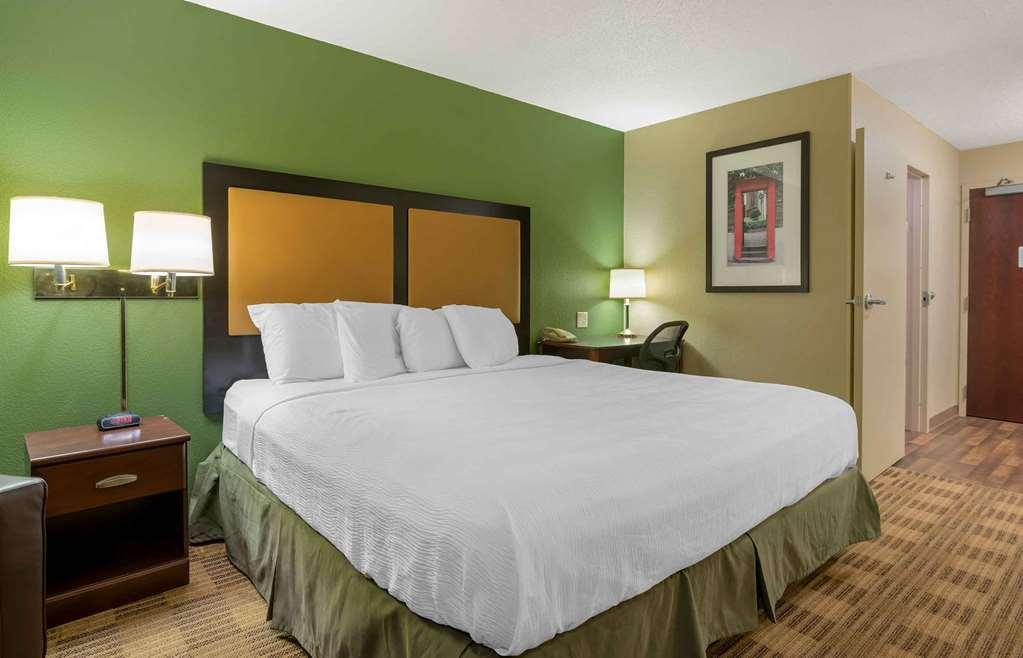 Extended Stay America Suites - Chicago - Schaumburg - I-90 Room photo